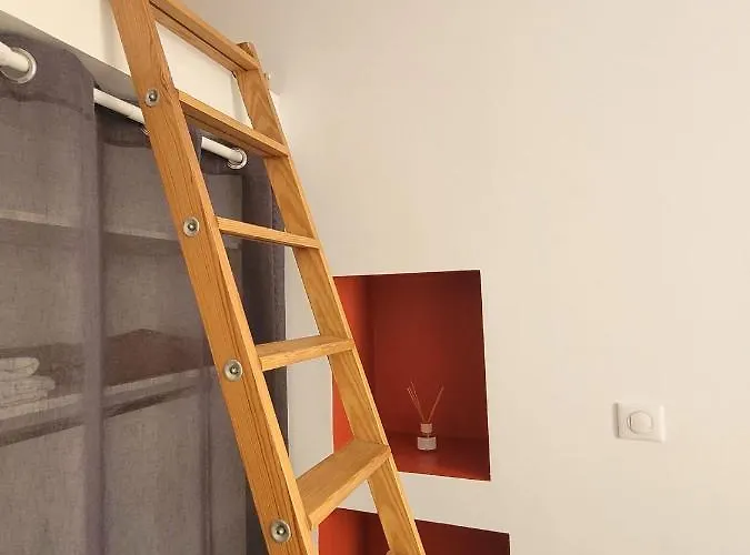 Studio entièrement rénové vieille ville